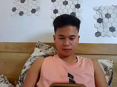 Snapshot of Asiantwink21 chatting on 09.23.25 Asiantwink21 online show from 09.23.25