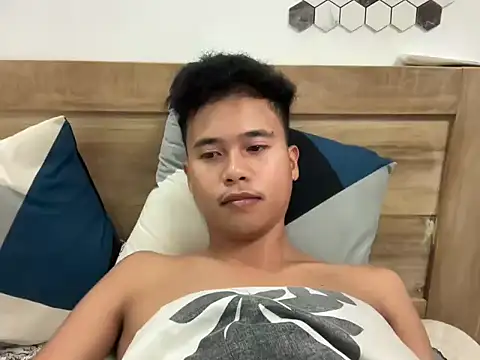 Snapshot of Asiantwink21 chatting on 09.25.25 Asiantwink21 online show from 09.25.25