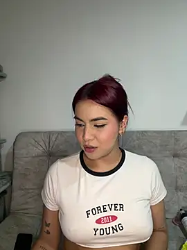 Snapshot of Zarah_Blare chatting on 02.04.25 Zarah Blare online show from 02.04.25