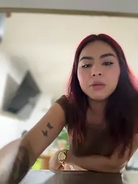 Snapshot of Zarah_Blare chatting on 02.19.25 Zarah Blare online show from 02.19.25