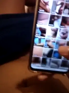 Snapshot of karolgree chatting on 02.04.25 karolgree online show from 02.04.25