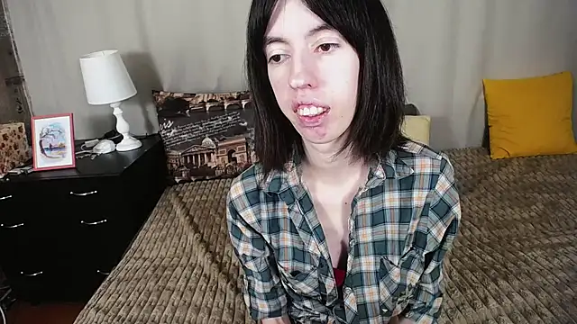 Snapshot of Unusual_G chatting on 01.10.25 Unusual G online show from 01.10.25