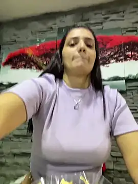 Snapshot of ZajiraShane chatting on 12.31.24 ZajiraShane online show from 12.31.24