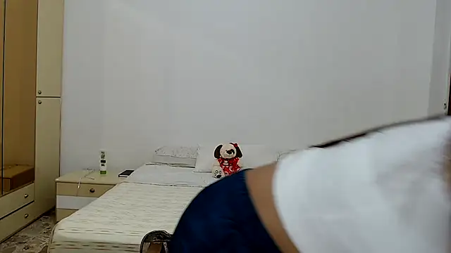 Snapshot of ZajiraShane chatting on 10.09.25 ZajiraShane online show from 10.09.25