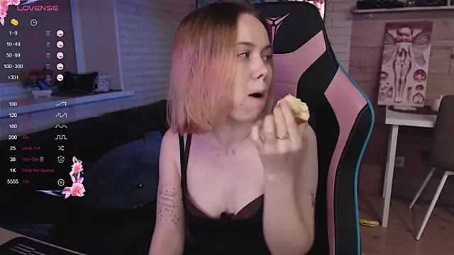 lucy mirror online show from 11.10.25