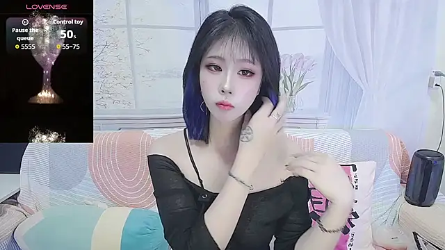 Snapshot of wen_rou chatting on 10.17.25 wen rou online show from 10.17.25