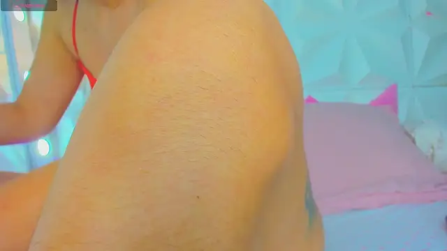 Snapshot of cute_latinaxxx chatting on 09.19.25 cute latinaxxx online show from 09.19.25