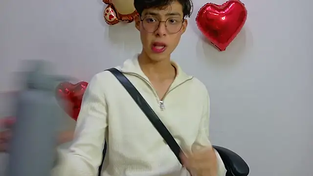 Snapshot of Jacotnk chatting on 02.05.25 Jacotnk online show from 02.05.25