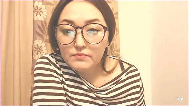 Snapshot of hrnyteacher chatting on 12.19.24 hrnyteacher online show from 12.19.24