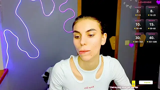 Snapshot of EmmyGreans chatting on 02.04.25 EmmyGreans online show from 02.04.25