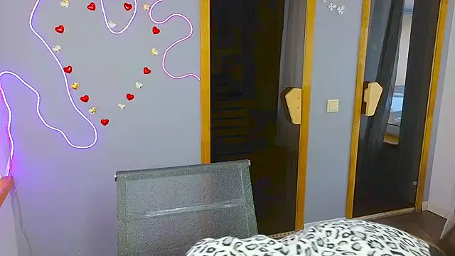 Snapshot of EmmyGreans chatting on 02.25.25 EmmyGreans online show from 02.25.25