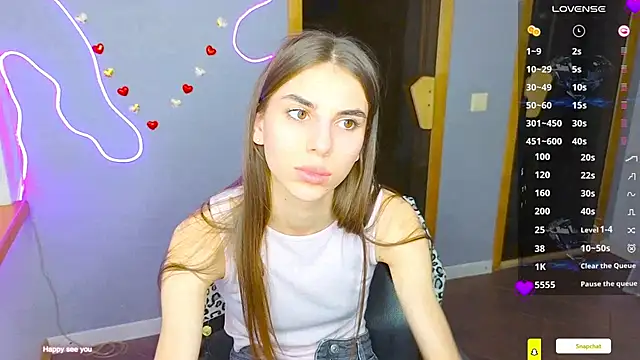 Snapshot of EmmyGreans chatting on 02.25.25 EmmyGreans online show from 02.25.25