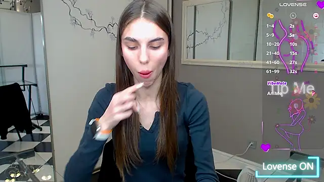 Snapshot of EmmyGreans chatting on 03.05.25 EmmyGreans online show from 03.05.25