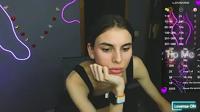 Snapshot of EmmyGreans chatting on 03.06.25 EmmyGreans online show from 03.06.25