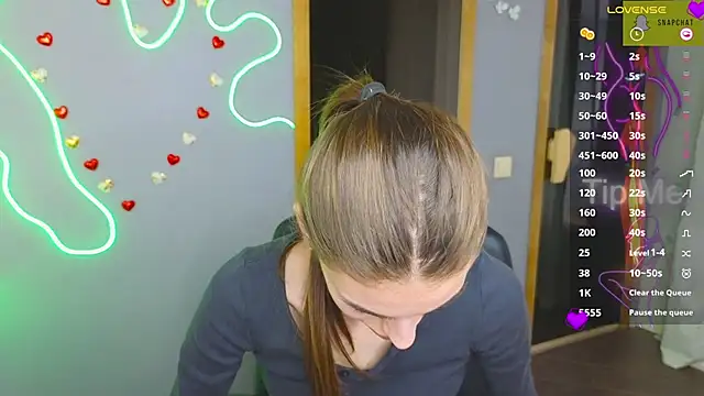 Snapshot of EmmyGreans chatting on 03.17.25 EmmyGreans online show from 03.17.25