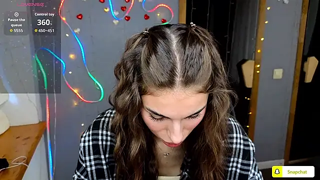 Snapshot of EmmyGreans chatting on 09.20.25 EmmyGreans online show from 09.20.25