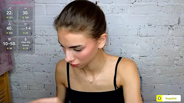 Snapshot of EmmyGreans chatting on 10.03.25 EmmyGreans online show from 10.03.25