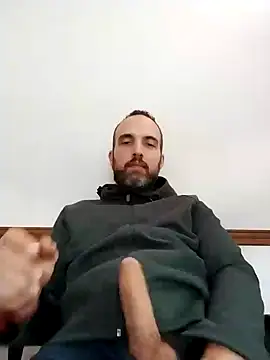 Snapshot of leon3875 chatting on 12.02.24 leon3875 online show from 12.02.24