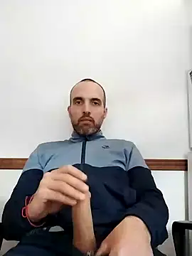 Snapshot of leon3875 chatting on 12.13.24 leon3875 online show from 12.13.24