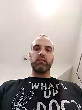 Snapshot of leon3875 chatting on 01.10.25 leon3875 online show from 01.10.25