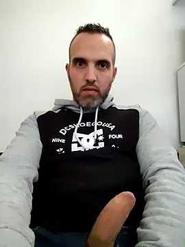 Snapshot of leon3875 chatting on 09.09.25 leon3875 online show from 09.09.25