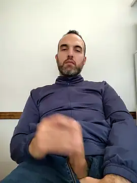 Snapshot of leon3875 chatting on 09.23.25 leon3875 online show from 09.23.25