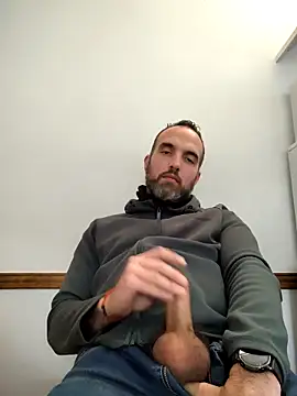 Snapshot of leon3875 chatting on 10.01.25 leon3875 online show from 10.01.25