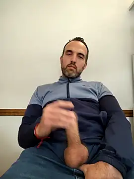 Snapshot of leon3875 chatting on 10.27.25 leon3875 online show from 10.27.25