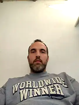 Snapshot of leon3875 chatting on 11.03.25 leon3875 online show from 11.03.25