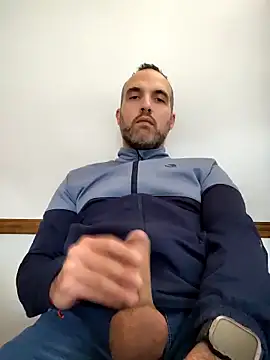 Snapshot of leon3875 chatting on 11.18.25 leon3875 online show from 11.18.25