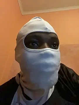 Snapshot of unknownpstar chatting on 10.12.25 unknownpstar online show from 10.12.25