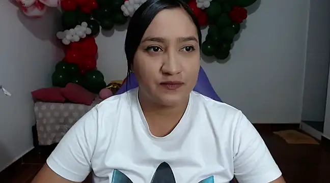 Saracutee1 online show from 12.13.24