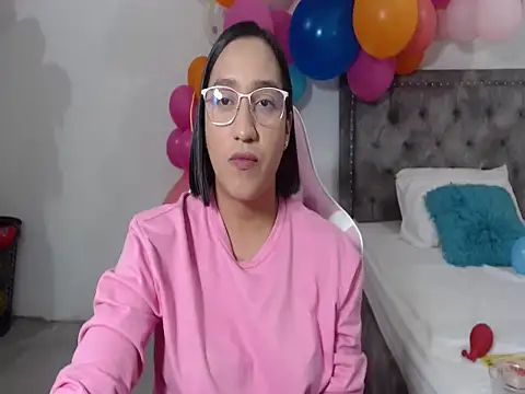 Saracutee1 online show from 09.11.25