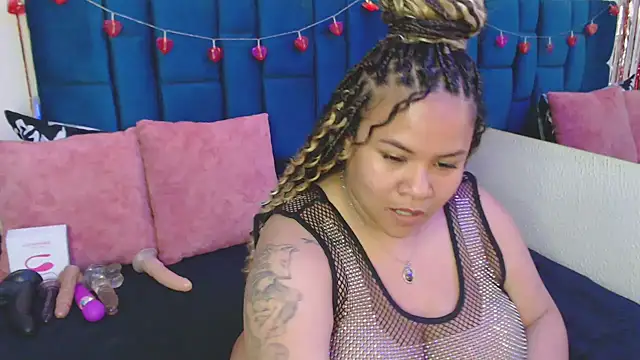 Snapshot of alba_sex10 chatting on 03.21.25 alba sex10 online show from 03.21.25