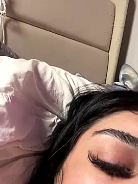 Snapshot of ThickerThanYoBitch chatting on 10.13.25 ThickerThanYoBitch online show from 10.13.25