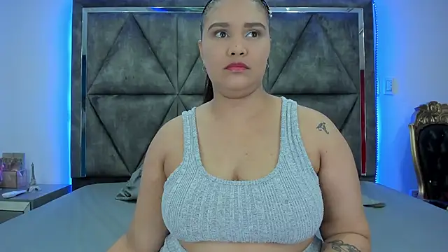 Snapshot of Danielaandximena chatting on 12.31.24 Danielaandximena online show from 12.31.24