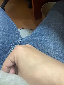 Snapshot of 114514hlove chatting on 12.31.24 114514hlove online show from 12.31.24