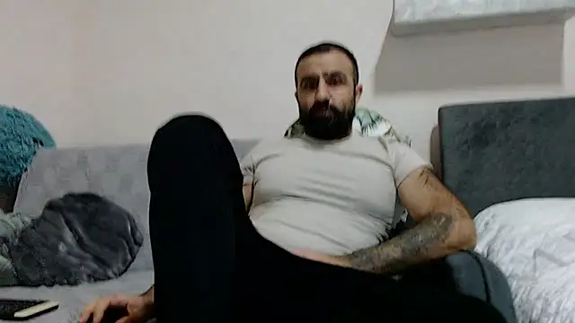 Snapshot of ivat80 chatting on 12.13.24 ivat80 online show from 12.13.24