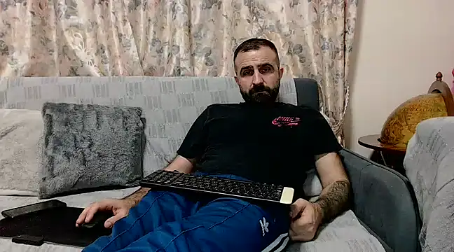 Snapshot of ivat80 chatting on 03.05.25 ivat80 online show from 03.05.25