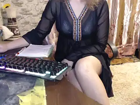 Snapshot of _Kitti_ chatting on 12.08.24 Kitti online show from 12.08.24