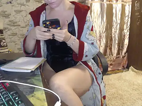 Snapshot of _Kitti_ chatting on 12.13.24 Kitti online show from 12.13.24