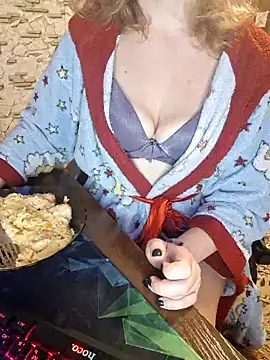 Snapshot of _Kitti_ chatting on 12.15.24 Kitti online show from 12.15.24