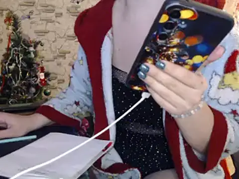 Snapshot of _Kitti_ chatting on 01.04.25 Kitti online show from 01.04.25