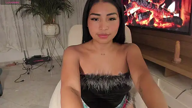 Snapshot of Pocahontascute_33 chatting on 01.26.25 Pocahontascute 33 online show from 01.26.25