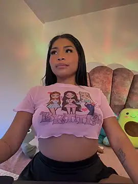 Snapshot of Pocahontascute_33 chatting on 03.14.25 Pocahontascute 33 online show from 03.14.25