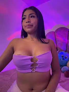 Snapshot of Pocahontascute_33 chatting on 03.15.25 Pocahontascute 33 online show from 03.15.25