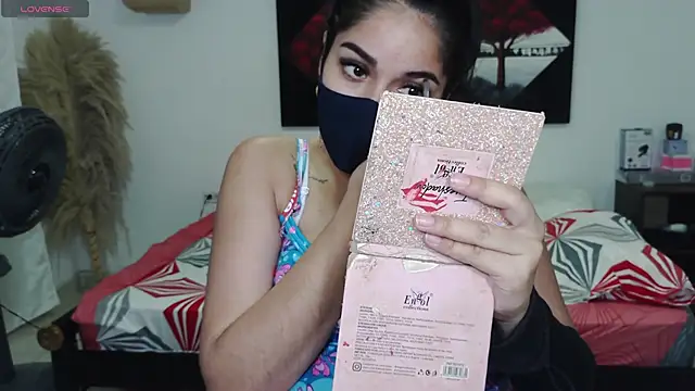 Snapshot of umarany chatting on 01.10.25 umarany online show from 01.10.25