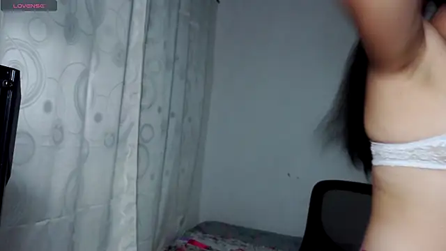 Snapshot of umarany chatting on 03.20.25 umarany online show from 03.20.25