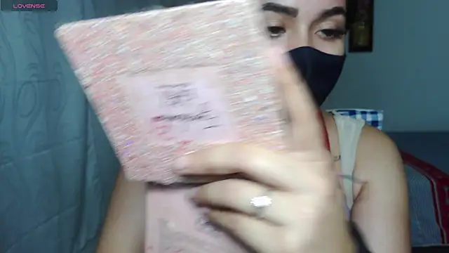 Snapshot of umarany chatting on 10.18.25 umarany online show from 10.18.25