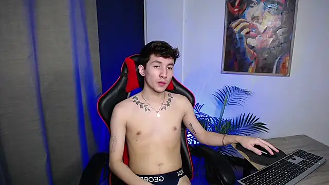 Snapshot of SebasstianGrand chatting on 02.19.25 SebasstianGrand online show from 02.19.25